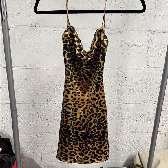 Superdown Animal Print Mini Dress Size Small NEW - Satin - Picture 1 of 3